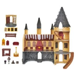 SpinMaster Wizarding World Hogwarts Castle -Country Christmas Loft irroh14x4l8kynafr5hl