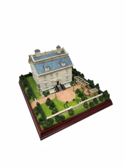 Newport Mansions - Hunter House - Miniature Reproduction -Country Christmas Loft mx6ty5r87ouutjjb2bem