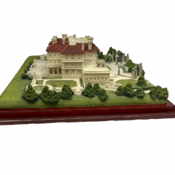 Newport Mansions - The Breakers Miniature Reproduction -Country Christmas Loft tsfc4veqmuyubqvgdoy1